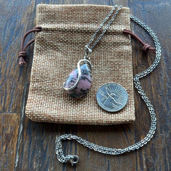 Brand New Rhodonite Pendant with Stainless steel Chain Rhodochrosite Necklace - Picture 3 of 3